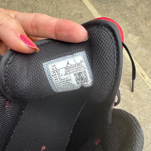 Nike Air Jordan 1 Black and Red High-Top Sneakers, men’s size 9.5 - Picture 10 of 10